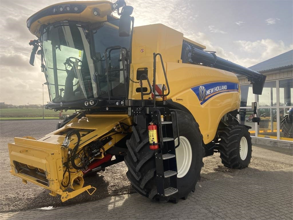 Obilný kombajn New Holland CX8.90 STAGE 5: obrázok 6