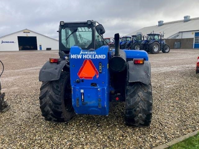 New Holland LM7.35 - Teleskopický nakladač: obrázok 4 New Holland LM7.35 - Teleskopický nakladač: obrázok 4