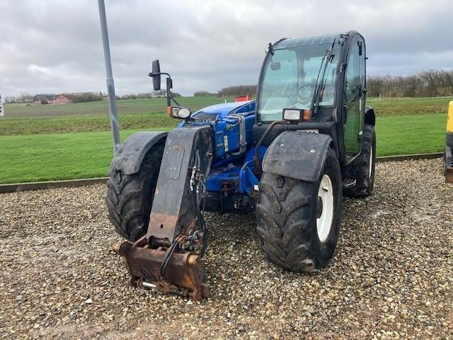 New Holland LM7.35 - Teleskopický nakladač: obrázok 2 New Holland LM7.35 - Teleskopický nakladač: obrázok 2