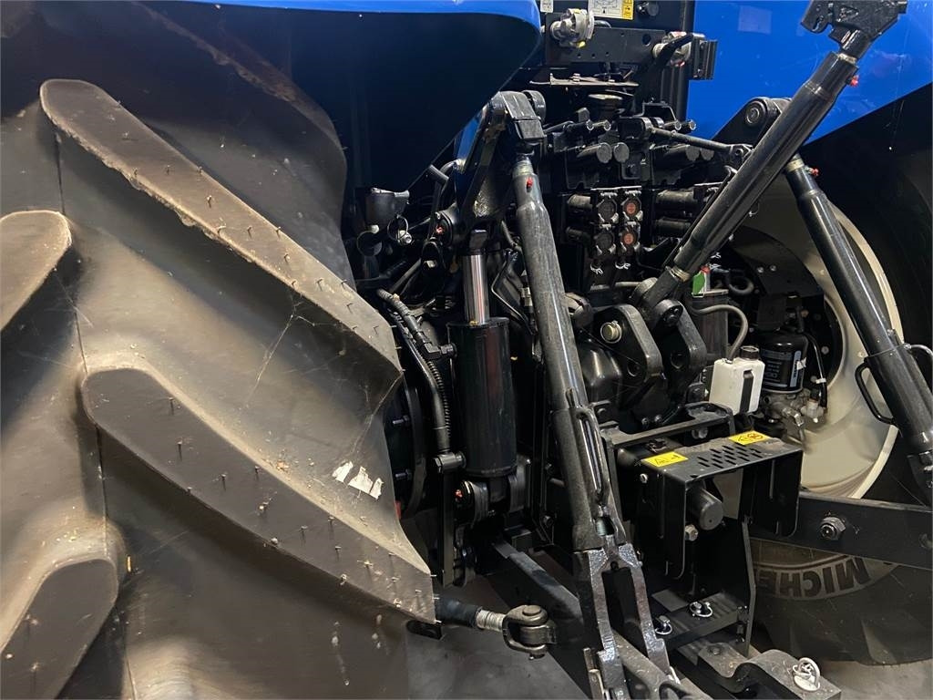 New Holland T7.215S STAGE V - Traktor: obrázok 3 New Holland T7.215S STAGE V - Traktor: obrázok 3