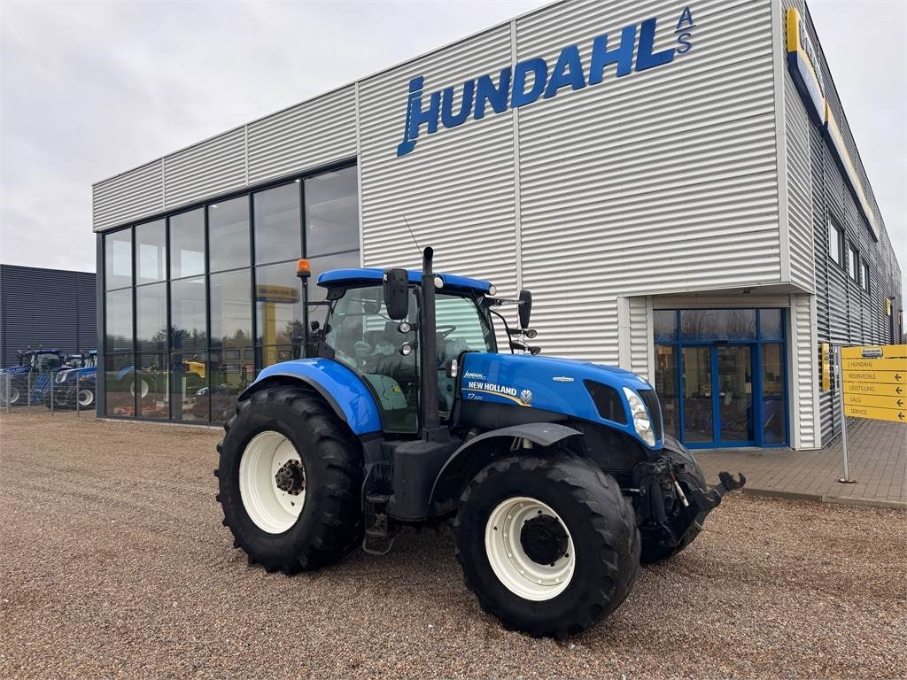 New Holland T7.220 AC - Traktor: obrázok 1 New Holland T7.220 AC - Traktor: obrázok 1
