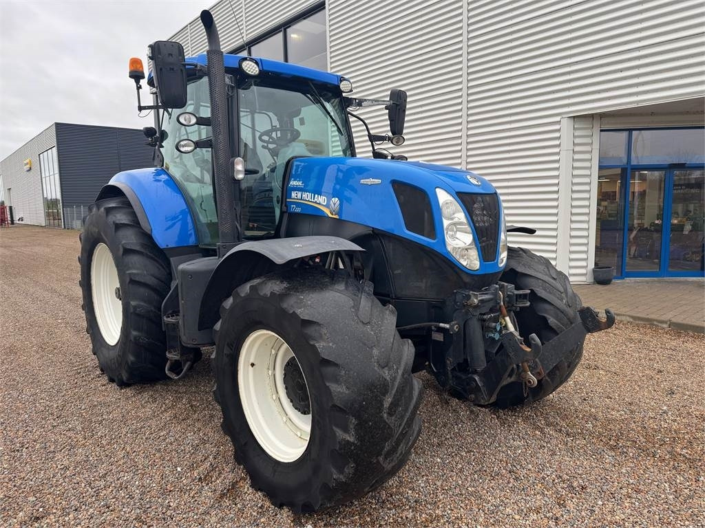 New Holland T7.220 AC - Traktor: obrázok 2 New Holland T7.220 AC - Traktor: obrázok 2