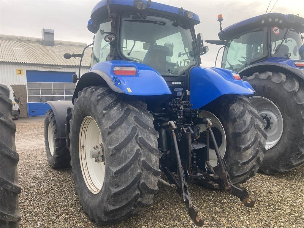 New Holland T7.220 CLASSIC - Traktor: obrázok 3 New Holland T7.220 CLASSIC - Traktor: obrázok 3