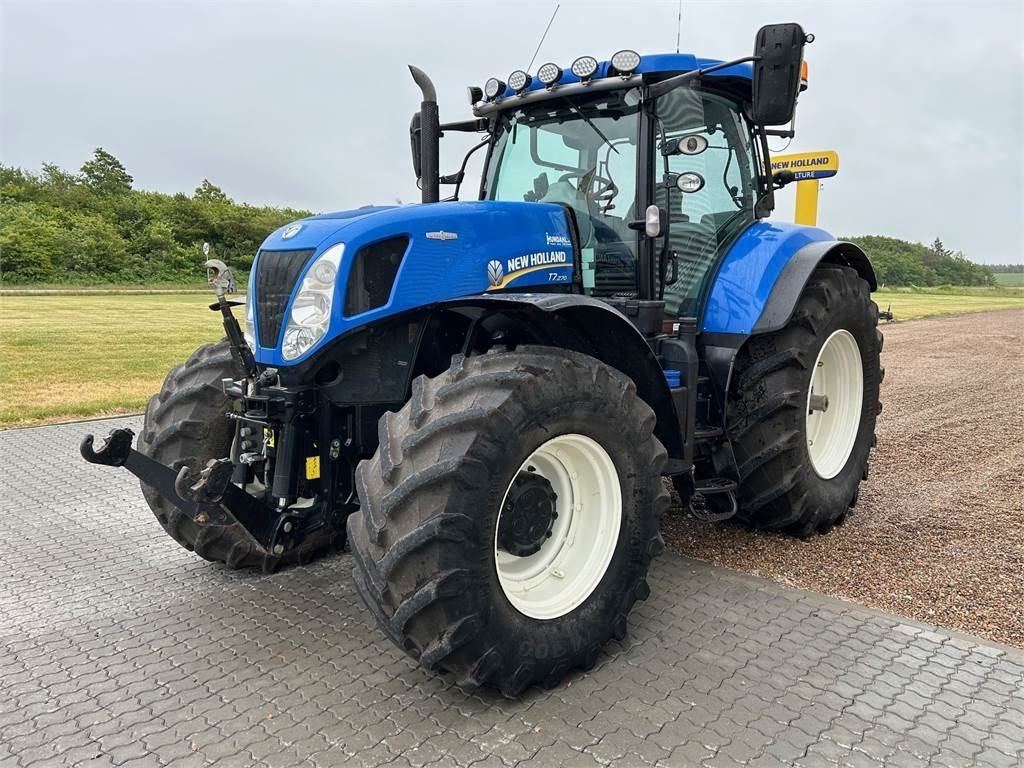New Holland T7.270AC KEY - Traktor: obrázok 5 New Holland T7.270AC KEY - Traktor: obrázok 5