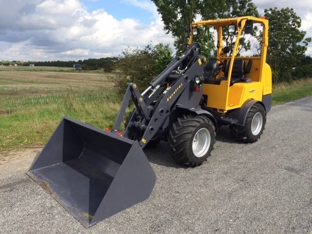 Eurotrac W12 - Kĺbový nakladač: obrázok 2 Eurotrac W12 - Kĺbový nakladač: obrázok 2