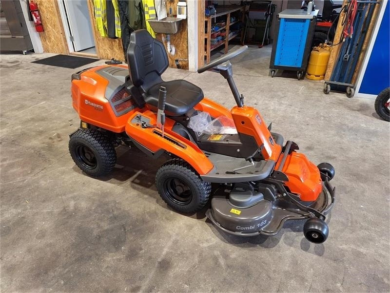 Husqvarna Rider R214 TC 103 cm klipper - Komunálny traktor: obrázok 1 Husqvarna Rider R214 TC 103 cm klipper - Komunálny traktor: obrázok 1