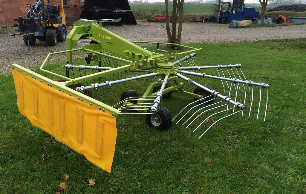 J-Maskiner 350 - Obracač sena: obrázok 3 J-Maskiner 350 - Obracač sena: obrázok 3