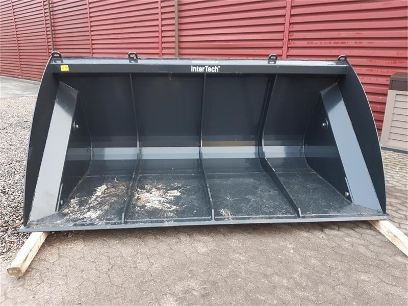 Inter-Tech højtipskovl inter-tech 3 meters - Poľnohospodárske stroje: obrázok 5 Inter-Tech højtipskovl inter-tech 3 meters - Poľnohospodárske stroje: obrázok 5