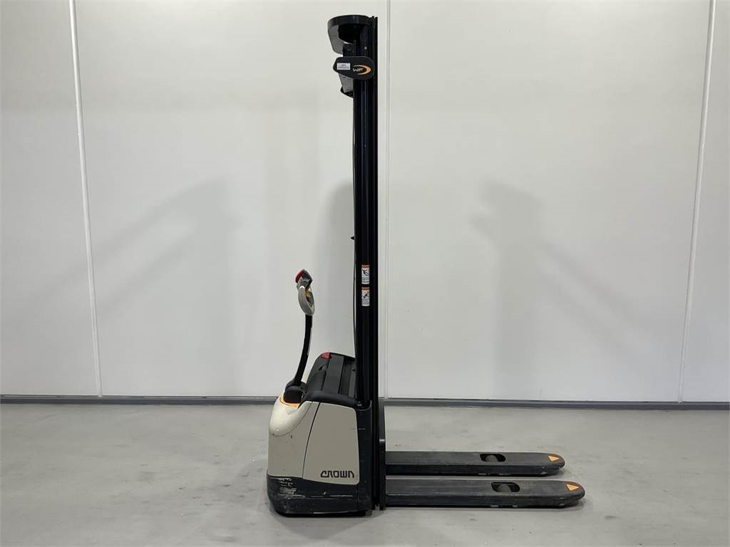 Crown WF3000-1,2 TF - Stohovač: obrázok 1 Crown WF3000-1,2 TF - Stohovač: obrázok 1