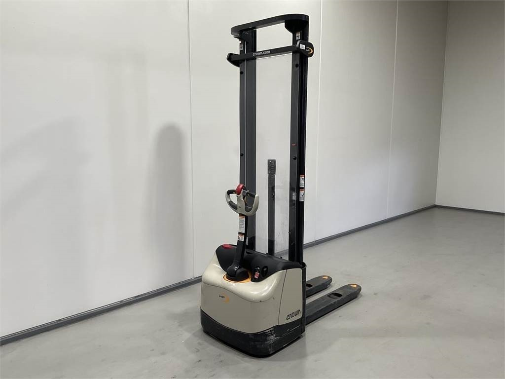 Crown WF3000-1,2 TF - Stohovač: obrázok 2 Crown WF3000-1,2 TF - Stohovač: obrázok 2