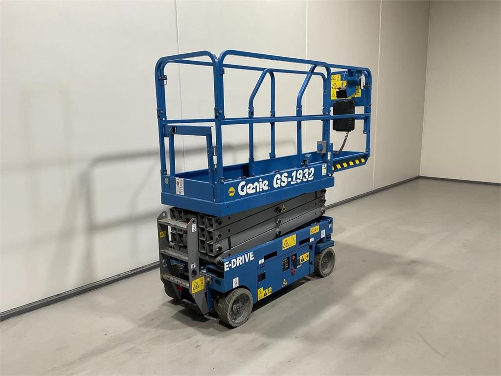 Genie GS-1932 - Samohybná plošiny: obrázok 3 Genie GS-1932 - Samohybná plošiny: obrázok 3