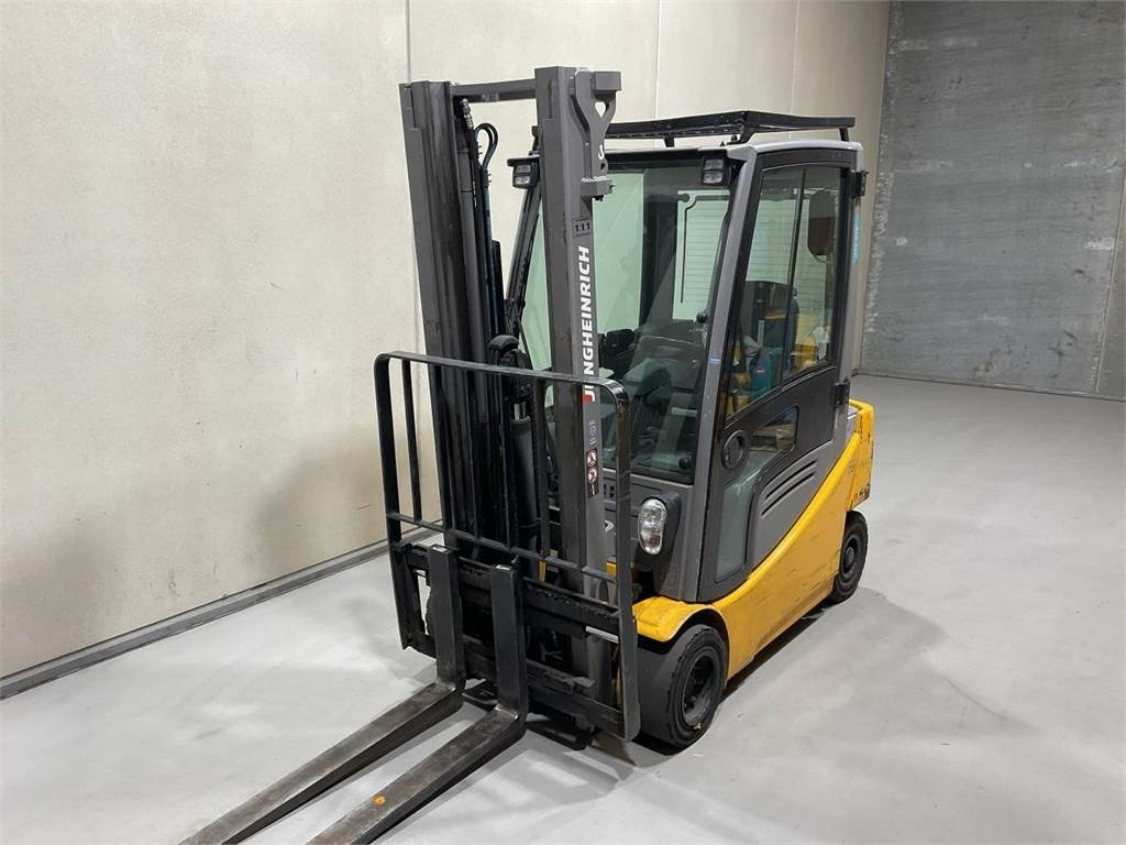 Jungheinrich EFG 320 - Elektrický vysokozdvižný vozík: obrázok 4 Jungheinrich EFG 320 - Elektrický vysokozdvižný vozík: obrázok 4