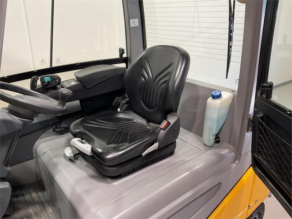 Jungheinrich EFG 425  - Elektrický vysokozdvižný vozík: obrázok 5 Jungheinrich EFG 425  - Elektrický vysokozdvižný vozík: obrázok 5