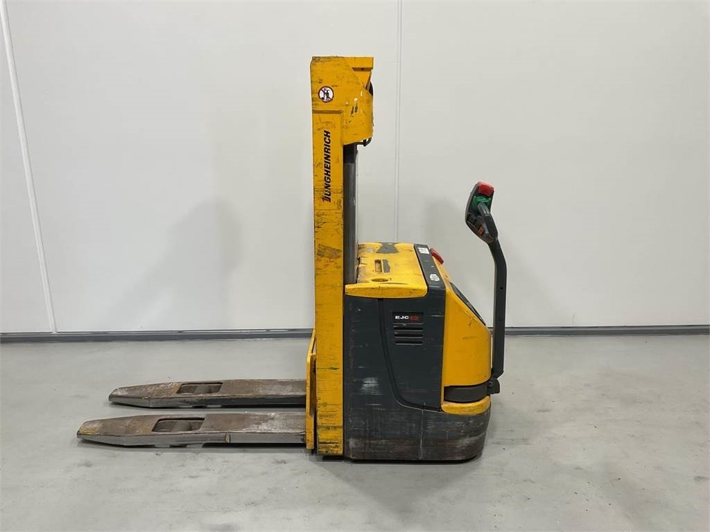 Jungheinrich EJC12 - Stohovač: obrázok 3 Jungheinrich EJC12 - Stohovač: obrázok 3