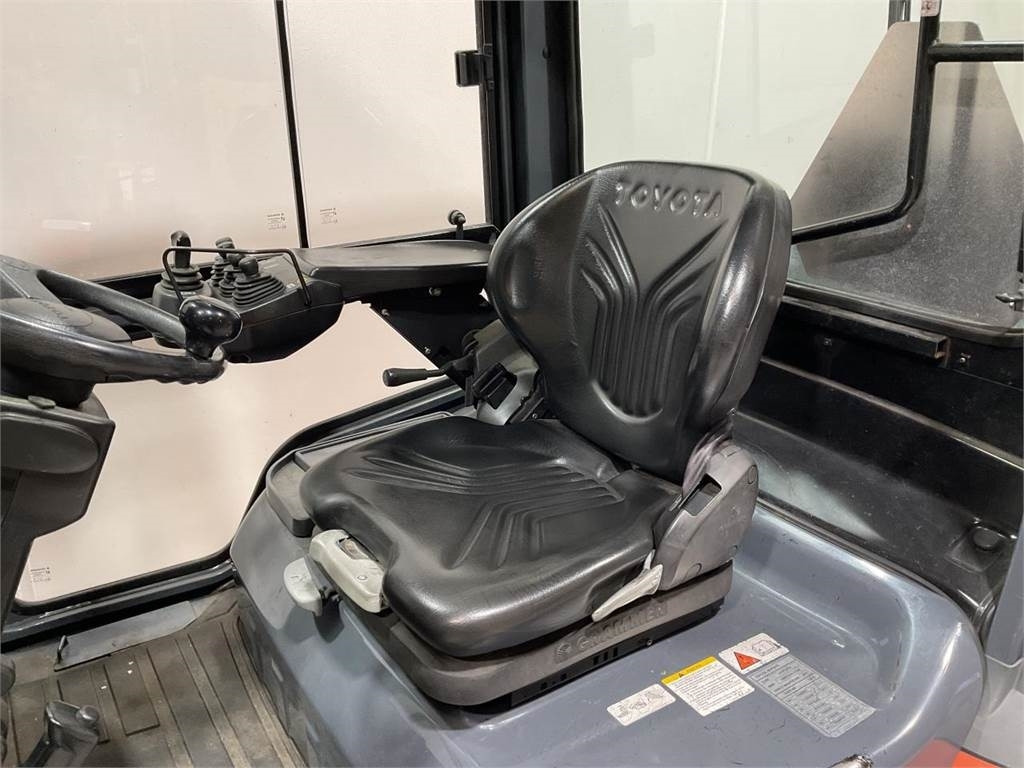 Toyota 40-8FD40N  - Dieselový vysokozdvižný vozík: obrázok 5 Toyota 40-8FD40N  - Dieselový vysokozdvižný vozík: obrázok 5