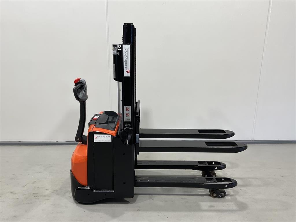 Toyota SWE200D - Stohovač: obrázok 1 Toyota SWE200D - Stohovač: obrázok 1