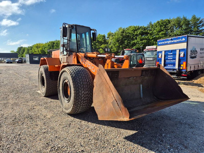 Hitachi FR 130 - Kolesový nakladač: obrázok 2 Hitachi FR 130 - Kolesový nakladač: obrázok 2
