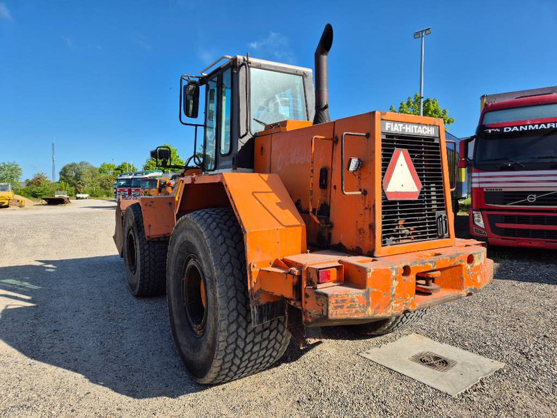 Hitachi FR 130 - Kolesový nakladač: obrázok 5 Hitachi FR 130 - Kolesový nakladač: obrázok 5
