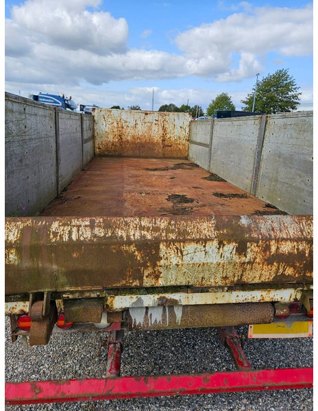 KEL-BERG 2 axle // wire // 3-way tip // radiocontrol - Príves preprava kontajnerov/ Výmenná nadstavba: obrázok 4 KEL-BERG 2 axle // wire // 3-way tip // radiocontrol - Príves preprava kontajnerov/ Výmenná nadstavba: obrázok 4