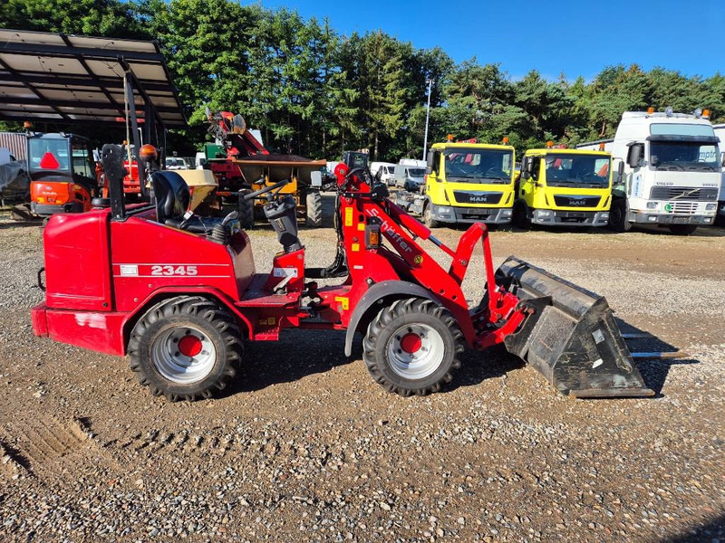 Schäffer 2345 (Bucket/Forks) - Pásový šmykom riadený nakladač: obrázok 5 Schäffer 2345 (Bucket/Forks) - Pásový šmykom riadený nakladač: obrázok 5