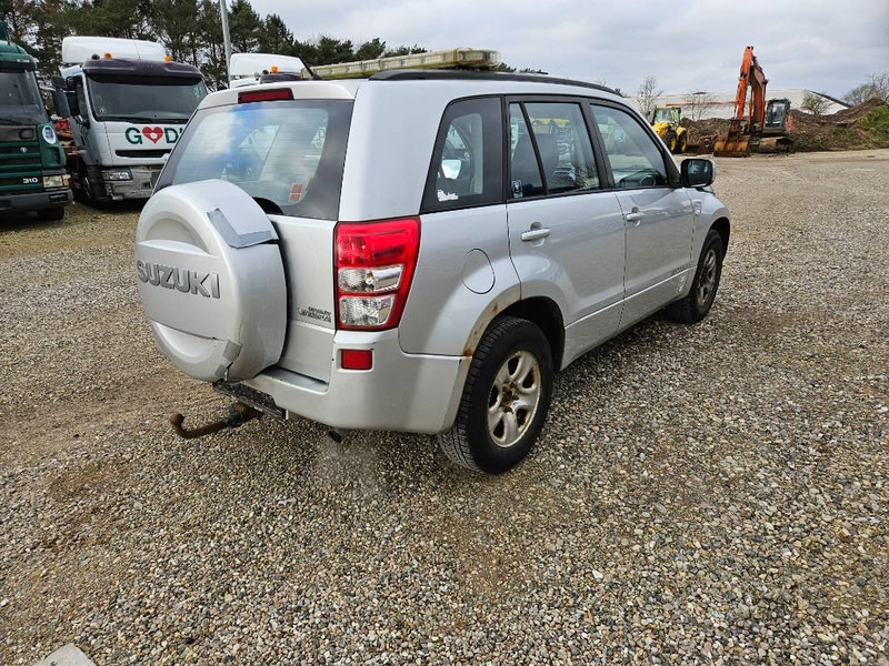 Suzuki Grand Vitara 2,0 GLX aut. Van 5d - Dodávka skriňová nadstavba: obrázok 5 Suzuki Grand Vitara 2,0 GLX aut. Van 5d - Dodávka skriňová nadstavba: obrázok 5