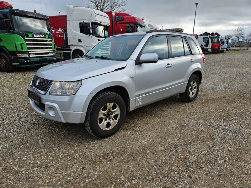 Suzuki Grand Vitara 2,0 GLX aut. Van 5d - Dodávka skriňová nadstavba: obrázok 1 Suzuki Grand Vitara 2,0 GLX aut. Van 5d - Dodávka skriňová nadstavba: obrázok 1