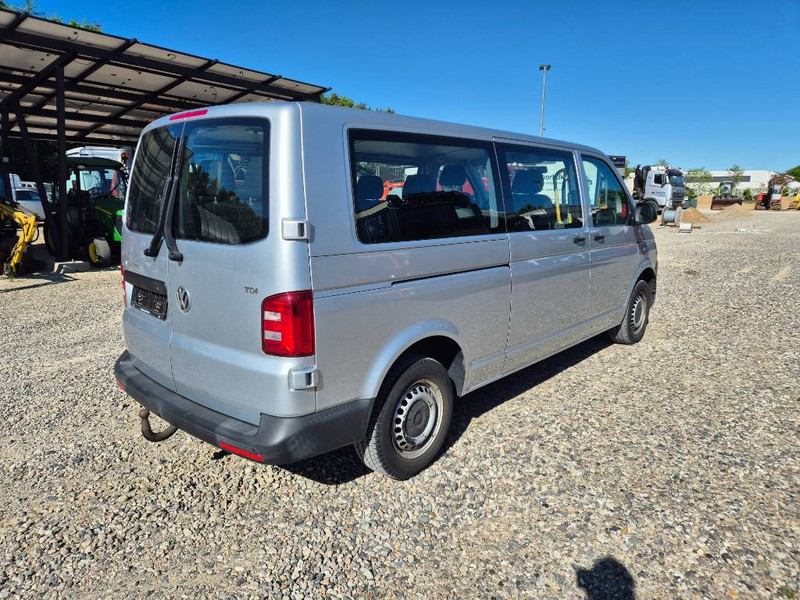 Volkswagen Transporter 2,0 TDi 102 Kombi lang 4d 9 prs - Automobil: obrázok 4 Volkswagen Transporter 2,0 TDi 102 Kombi lang 4d 9 prs - Automobil: obrázok 4