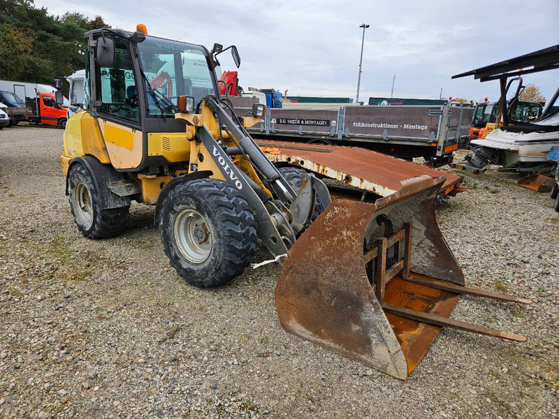 Volvo L 20 B - P//Forks + Bucket // - Kolesový nakladač: obrázok 1 Volvo L 20 B - P//Forks + Bucket // - Kolesový nakladač: obrázok 1