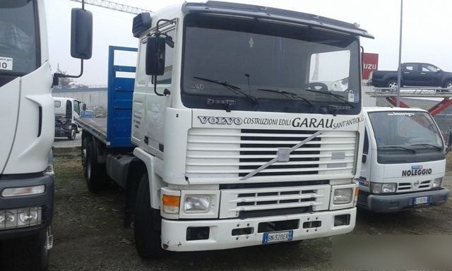 Volvo F.10 - Valníkový/ Plošinový nákladný automobil: obrázok 2 Volvo F.10 - Valníkový/ Plošinový nákladný automobil: obrázok 2