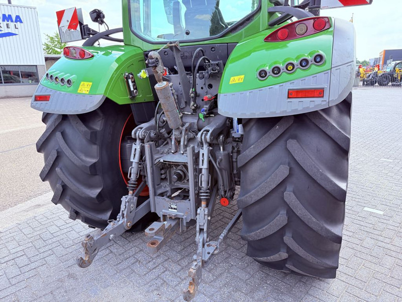 Fendt 718 Vario PowerPlus ONE - Traktor: obrázok 4 Fendt 718 Vario PowerPlus ONE - Traktor: obrázok 4