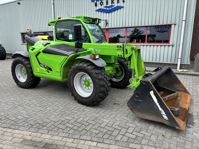 Merlo TF42.7-145 CVTRONIC - Teleskopický nakladač: obrázok 4 Merlo TF42.7-145 CVTRONIC - Teleskopický nakladač: obrázok 4