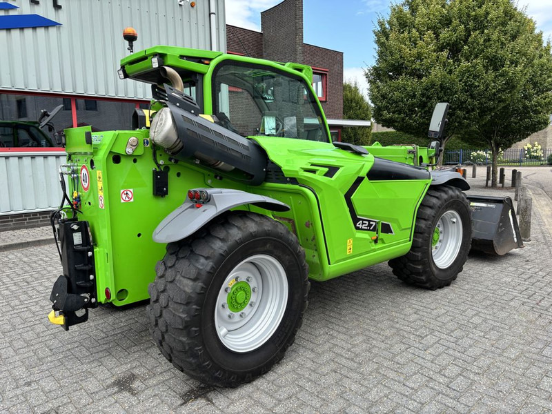 Merlo TF42.7-145 CVTRONIC - Teleskopický nakladač: obrázok 3 Merlo TF42.7-145 CVTRONIC - Teleskopický nakladač: obrázok 3
