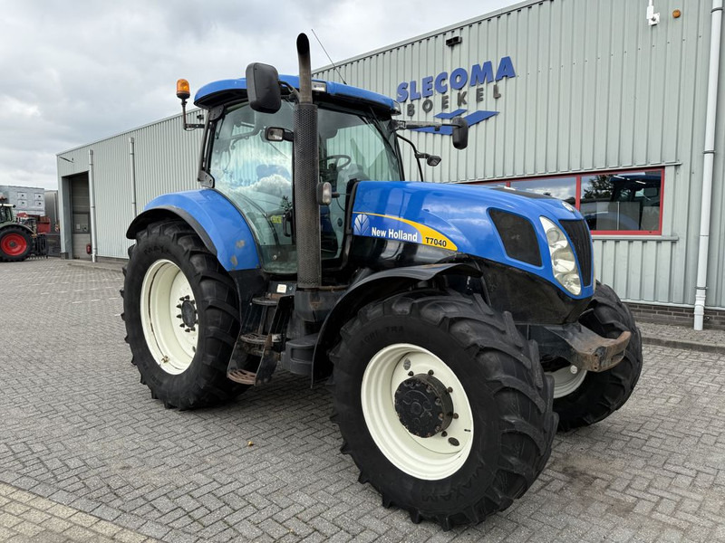 New Holland T7040 Power Command - Traktor: obrázok 4 New Holland T7040 Power Command - Traktor: obrázok 4