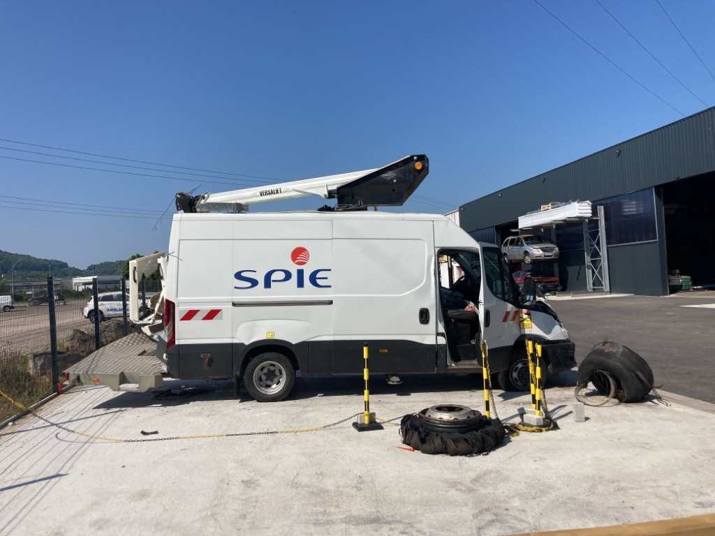 IVECO DAILY FOURGON  50C18 - Automobilová plošina: obrázok 2 IVECO DAILY FOURGON  50C18 - Automobilová plošina: obrázok 2