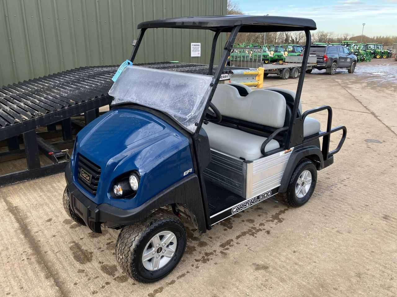 Club Car Carryall 300 w/ 4 Seat Conversion - ATV/ Štvorkolka: obrázok 1 Club Car Carryall 300 w/ 4 Seat Conversion - ATV/ Štvorkolka: obrázok 1