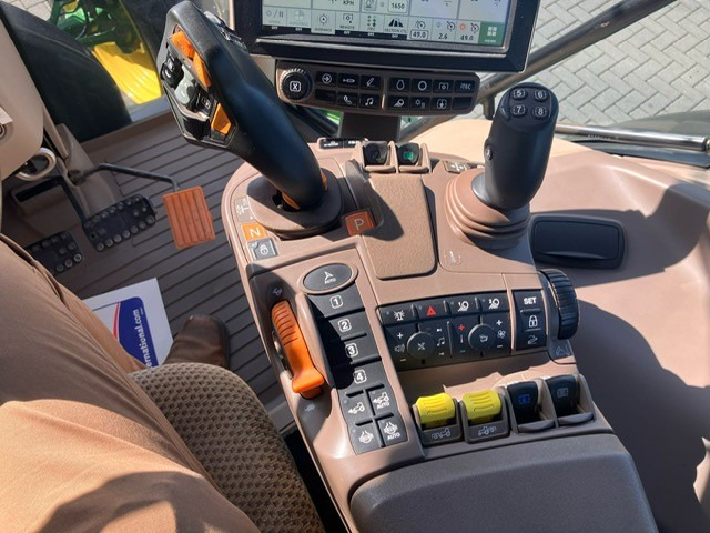 Traktor JOHN DEERE 6155R: obrázok 16