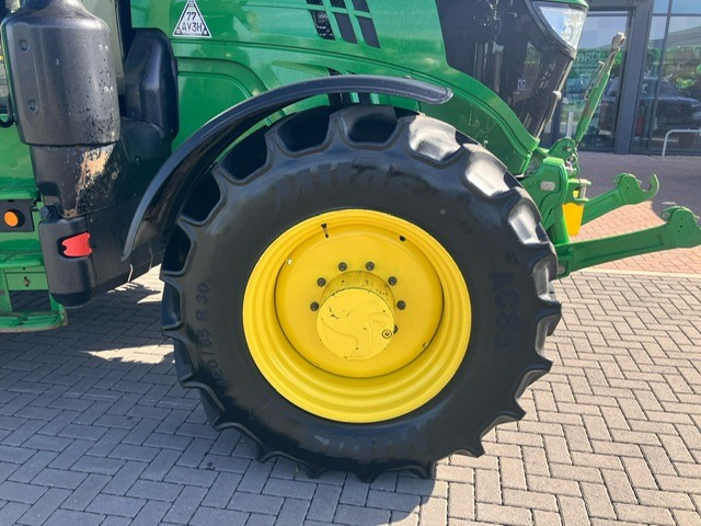 Traktor JOHN DEERE 6155R: obrázok 12