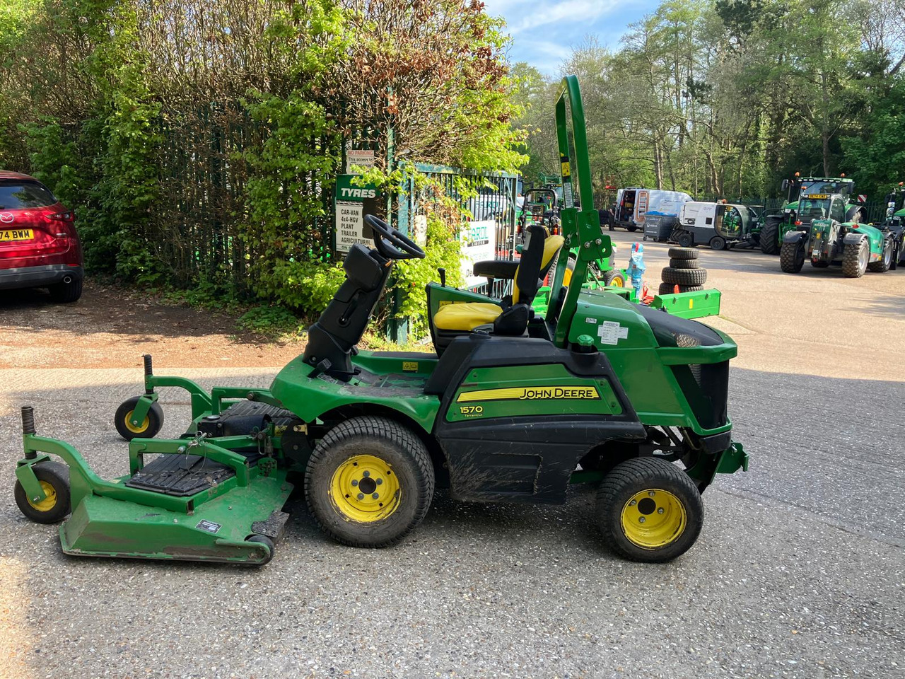 John Deere 1570 Commercial Outfront with 72 inch rear discharge deck - Záhradná kosačka: obrázok 4 John Deere 1570 Commercial Outfront with 72 inch rear discharge deck - Záhradná kosačka: obrázok 4