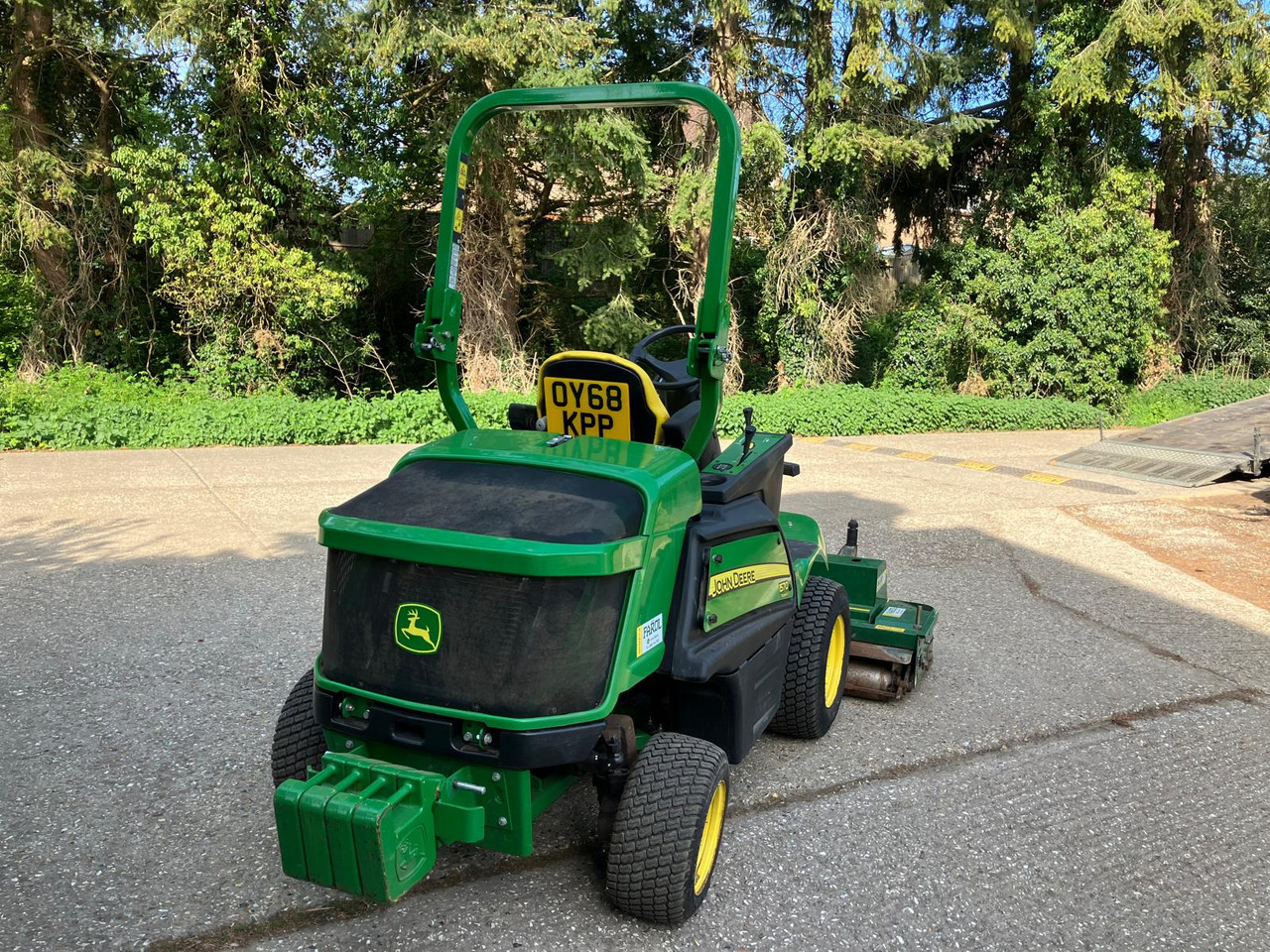 John Deere 1570 Outfront c/w Major Synergy deck - Záhradná kosačka: obrázok 4 John Deere 1570 Outfront c/w Major Synergy deck - Záhradná kosačka: obrázok 4