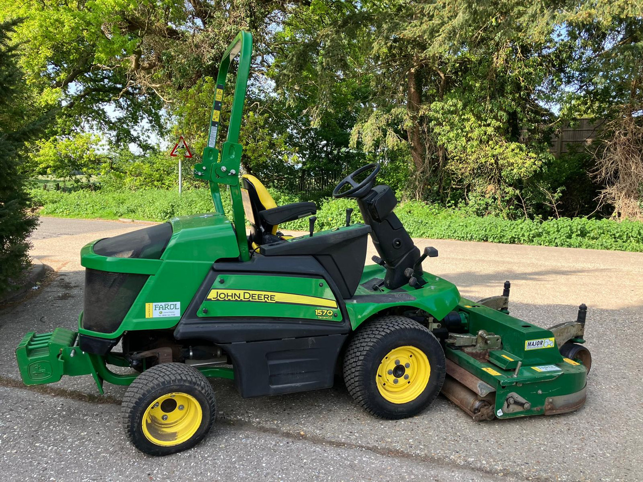 John Deere 1570 Outfront c/w Major Synergy deck - Záhradná kosačka: obrázok 2 John Deere 1570 Outfront c/w Major Synergy deck - Záhradná kosačka: obrázok 2