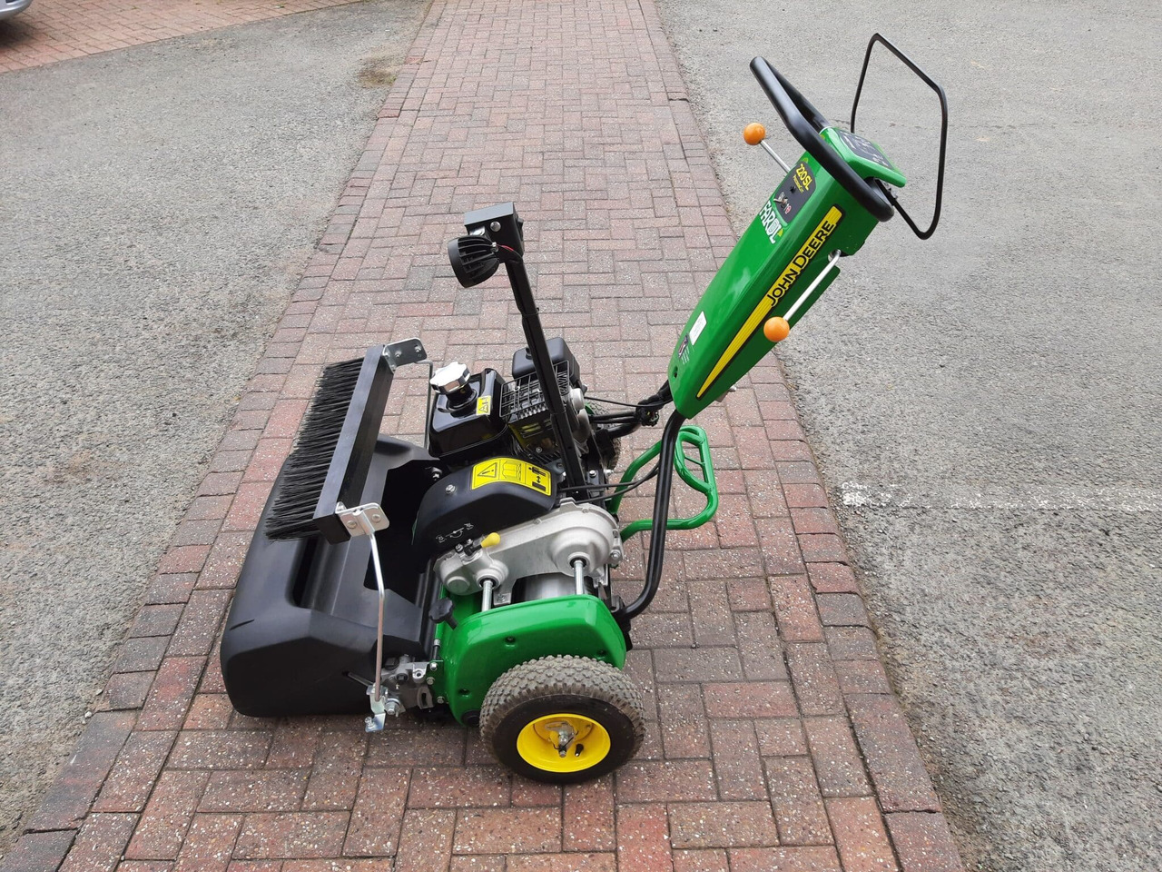 John Deere 220SL walk behind greens mower - Záhradná kosačka: obrázok 1 John Deere 220SL walk behind greens mower - Záhradná kosačka: obrázok 1