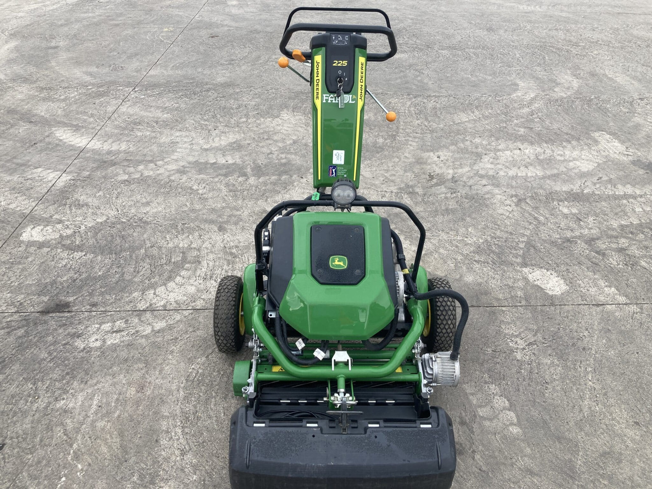 John Deere 225 E-cut walk behind electric greens mower - Záhradná kosačka: obrázok 2 John Deere 225 E-cut walk behind electric greens mower - Záhradná kosačka: obrázok 2