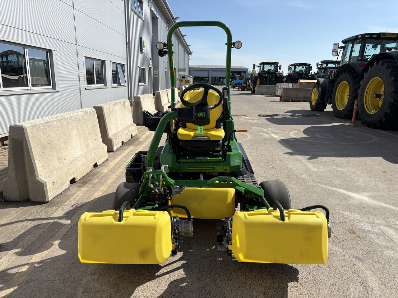 John Deere 2750E Triplex mower - Záhradná kosačka: obrázok 4 John Deere 2750E Triplex mower - Záhradná kosačka: obrázok 4