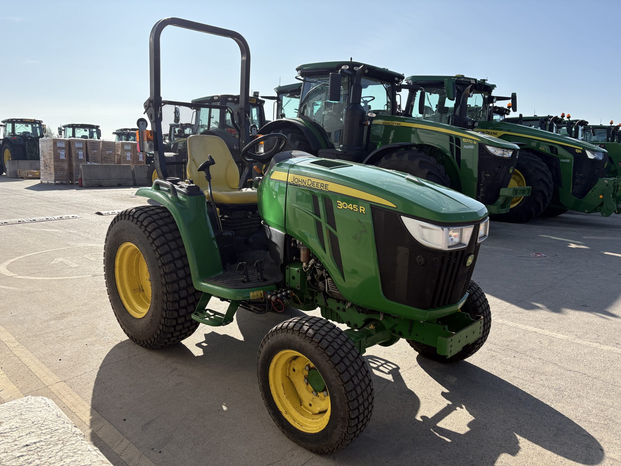 John Deere 3045R Compact Tractor - Kompaktný traktor: obrázok 3 John Deere 3045R Compact Tractor - Kompaktný traktor: obrázok 3