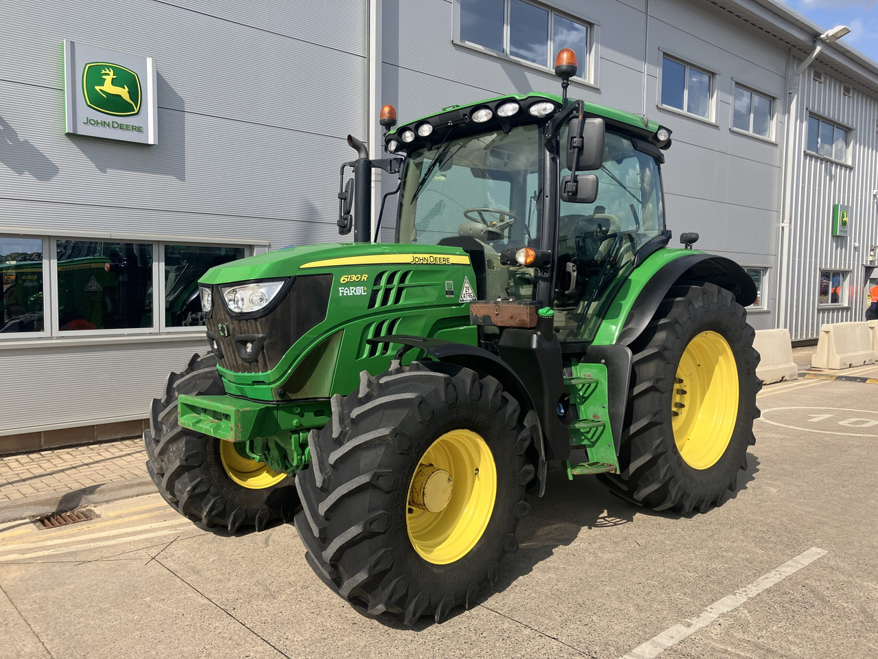John Deere 6130R - Traktor: obrázok 1 John Deere 6130R - Traktor: obrázok 1