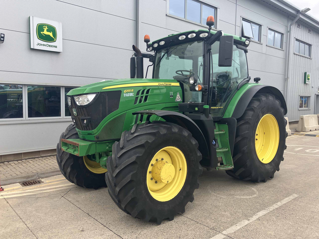 John Deere 6155R - Traktor: obrázok 1 John Deere 6155R - Traktor: obrázok 1