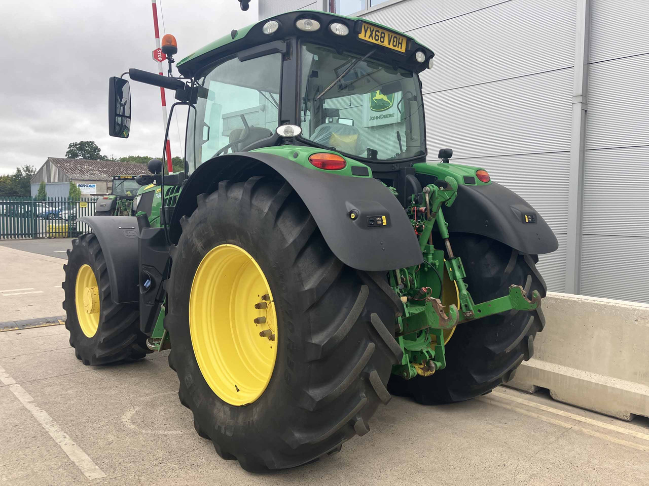 John Deere 6155R - Traktor: obrázok 3 John Deere 6155R - Traktor: obrázok 3