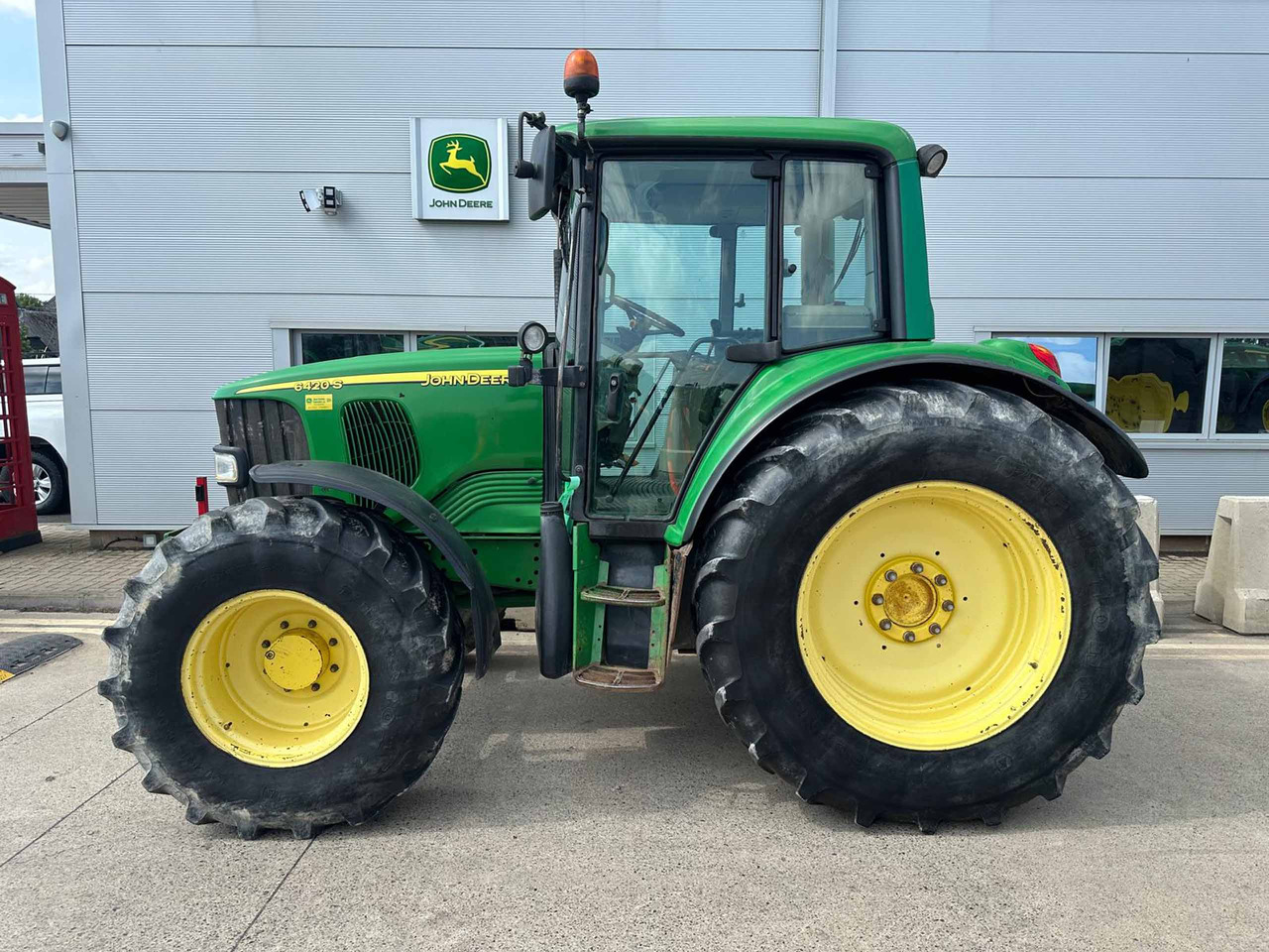 John Deere 6420S - Traktor: obrázok 2 John Deere 6420S - Traktor: obrázok 2