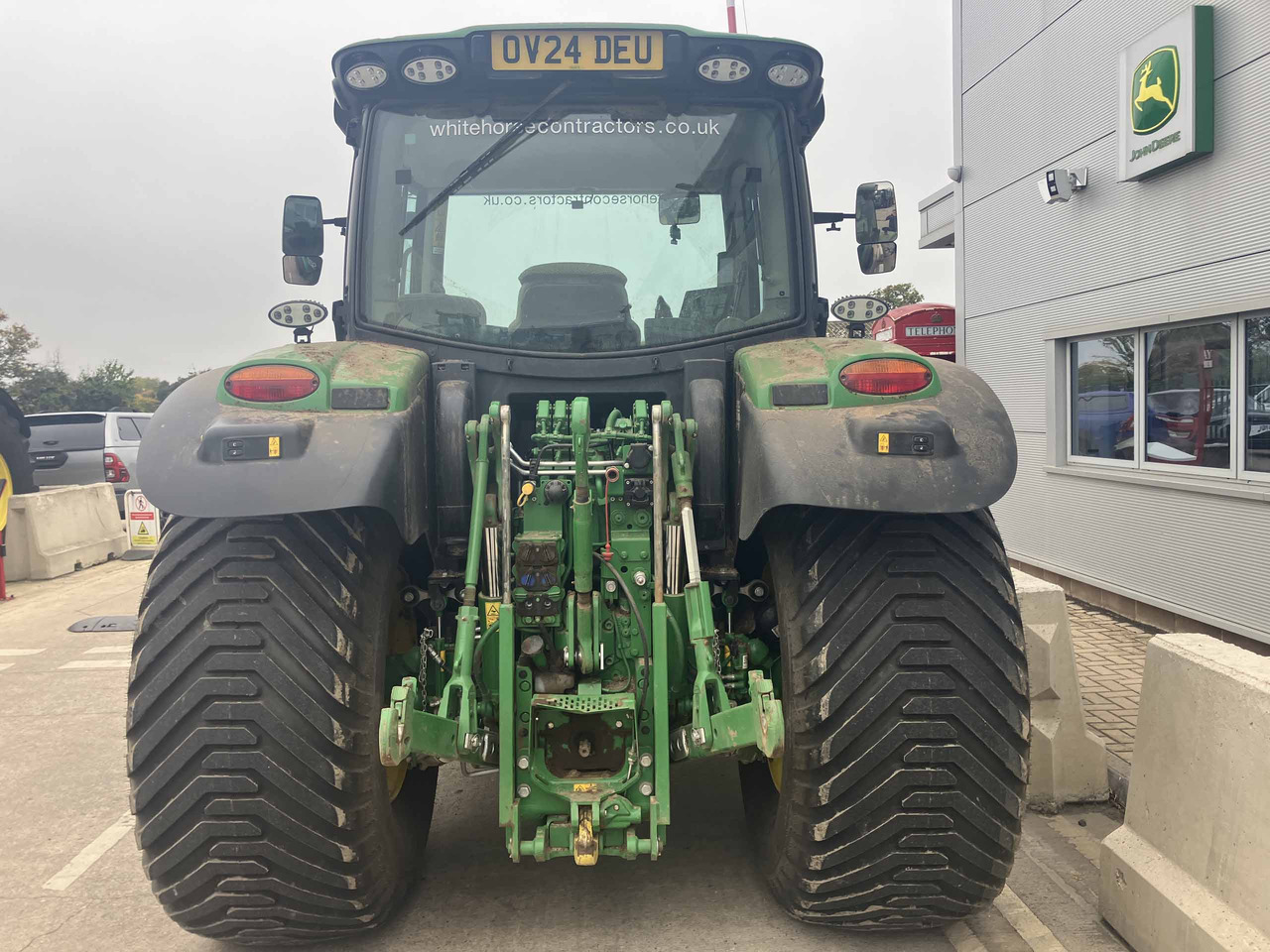 John Deere 6R 130 - Traktor: obrázok 4 John Deere 6R 130 - Traktor: obrázok 4