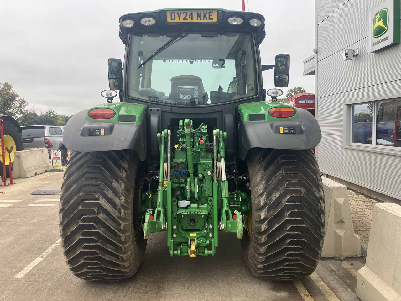 John Deere 6R 130 - Traktor: obrázok 4 John Deere 6R 130 - Traktor: obrázok 4